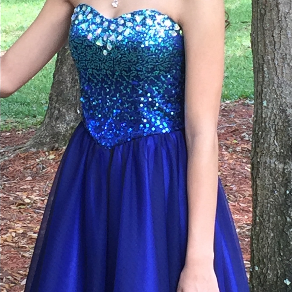Prom Dress - Picture 2 of 4